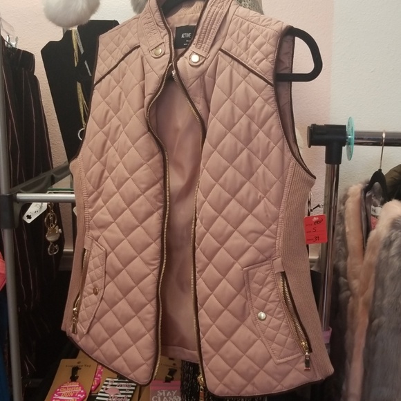 Pink (Dusty Rose) puffer vest - Picture 3 of 6